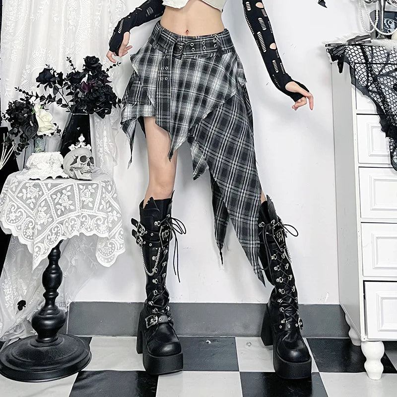 国内で当店のみ SCHWARZGOLD - Plaid Studded Split Heart Gothic Grunge Alt Goth Harajuku Black White Plaid Irregular