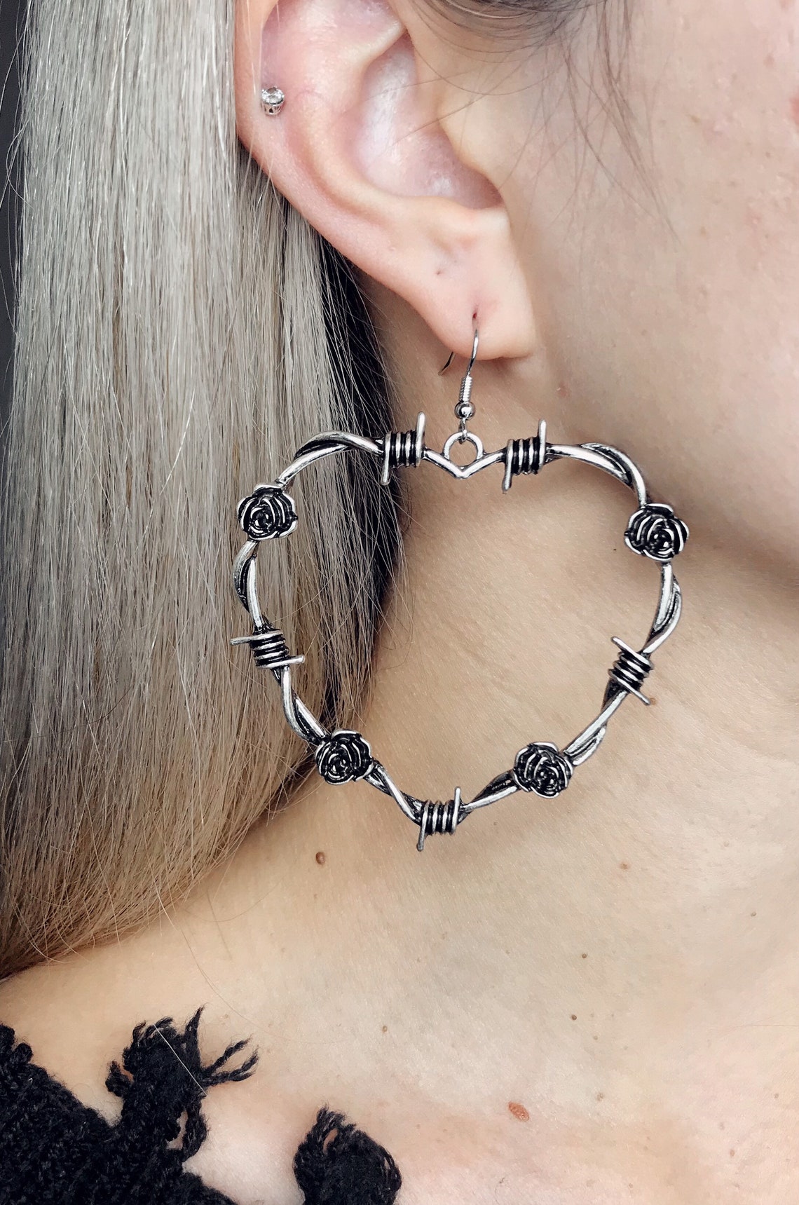 Gothic Barbed Wire Heart Roses Drop Earrings