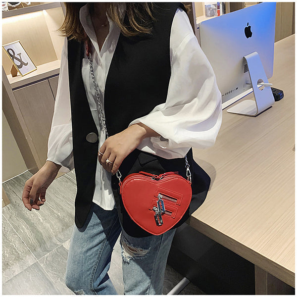 Gothic Heart Shaped Blade Zipper Chain Bag
