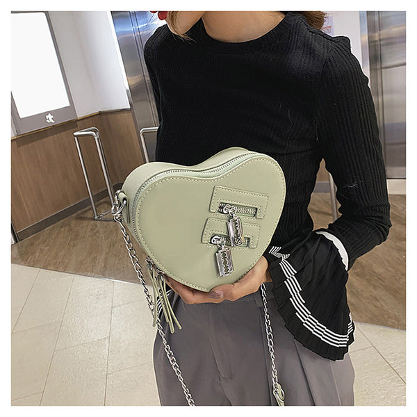 Gothic Heart Shaped Blade Zipper Chain Bag